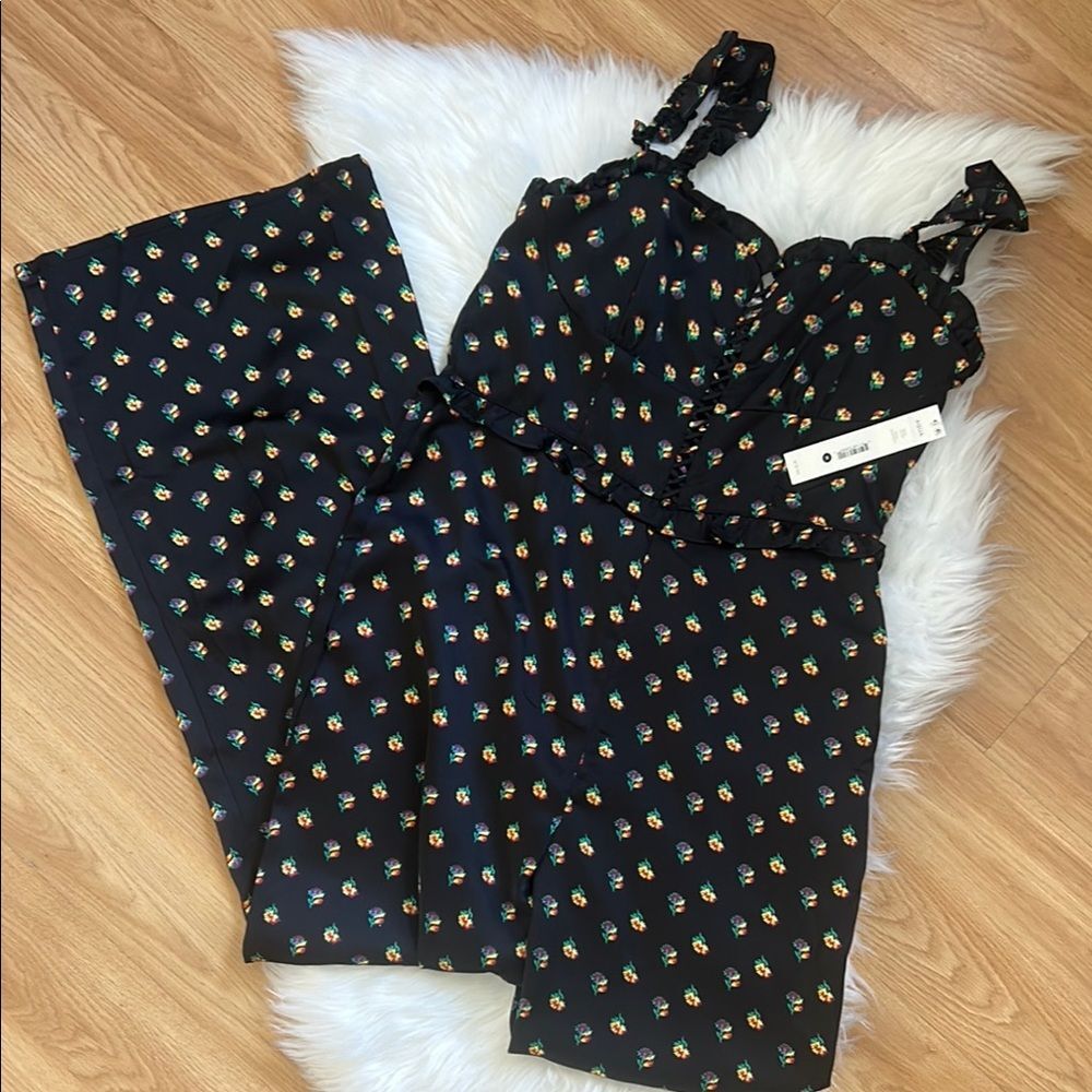 NWT Aqua Black Floral Women's Jumpsuit Size Medium Wide leg ($78 retail)